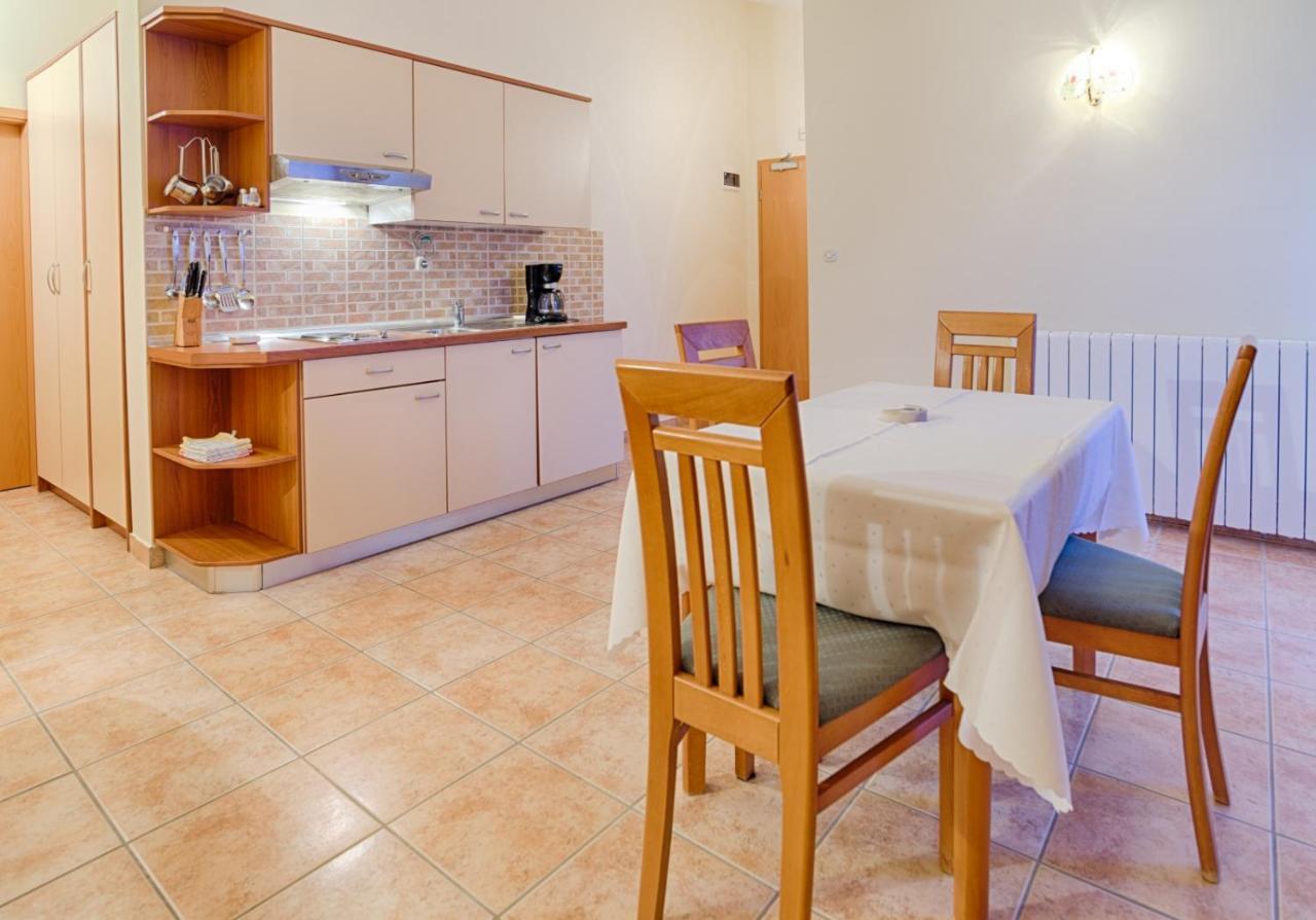 Ferienwohnung Arka Stara Novalja Exterior foto